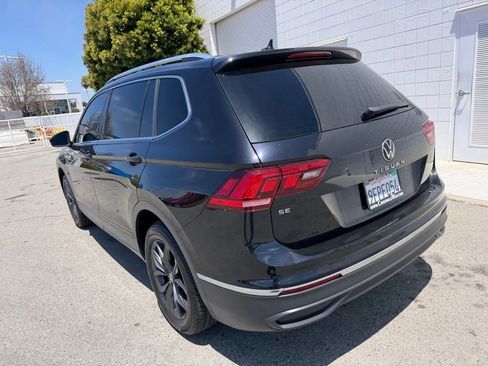 Used 2023 Volkswagen Tiguan SE w/ Panoramic Sunroof Package FWD image 4
