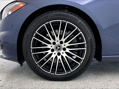 Used 2025 Mercedes-Benz C 300 4MATIC Sedan w/ Exclusive Trim Package image 12