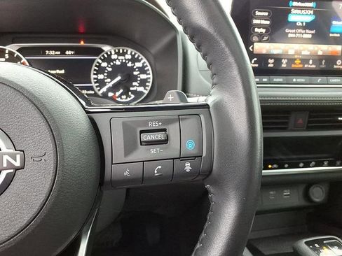 Used 2023 Nissan Rogue SV w/ SV Premium B Package image 26