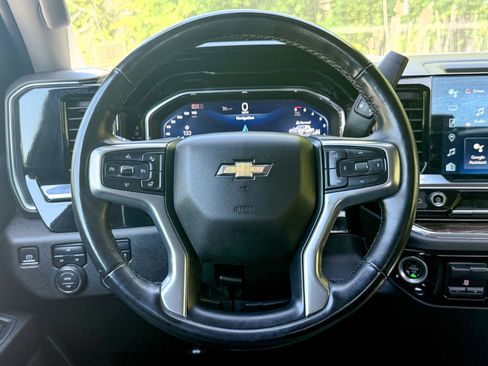 Used 2024 Chevrolet Silverado 2500 LT AWD/4WD image 34