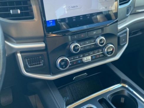 Used 2024 Ford Expedition Max XLT image 17
