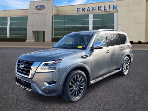 Used 2024 Nissan Armada Platinum w/ Captain's Chairs Package image 3