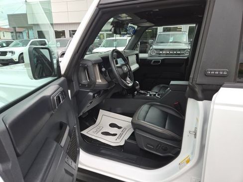 Used 2025 Ford Bronco Outer Banks AWD/4WD image 13