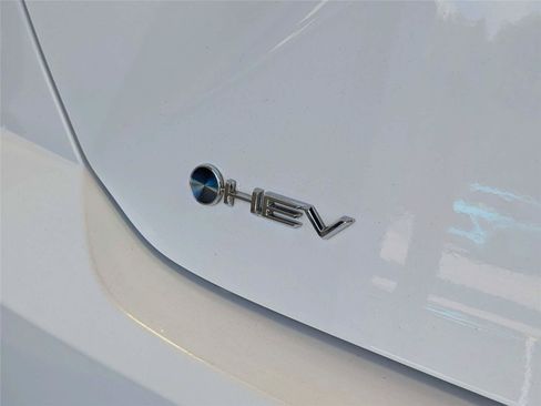 Certified 2025 Toyota Camry SE FWD image 8