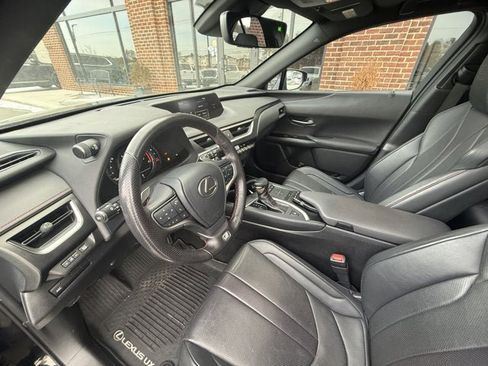 Used 2019 Lexus UX 200 F Sport image 18