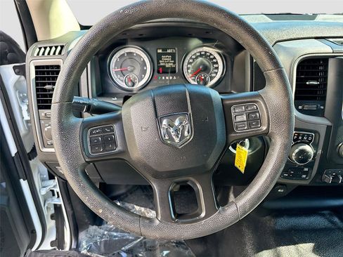 Used 2022 RAM 1500 Tradesman w/ Chrome Appearance Group image 12