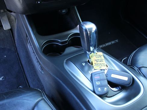 Used 2015 Dodge Journey Crossroad w/ Flexible Seating Group image 10