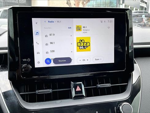 Used 2024 Toyota Corolla LE image 31