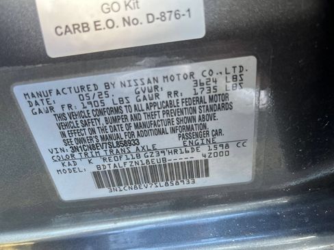 Used 2025 Nissan Versa SV FWD image 29