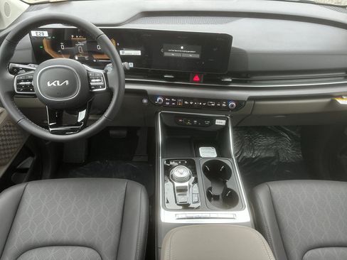 New 2026 Kia Carnival EX FWD image 13