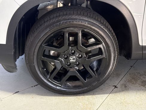 Used 2025 Honda Passport Black Edition image 13
