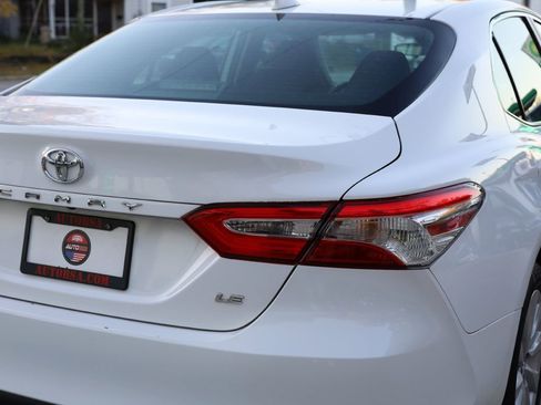 Used 2020 Toyota Camry LE image 30