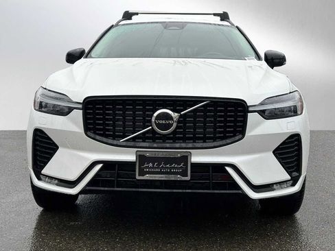 Used 2025 Volvo XC60 B5 Core w/ Protection Package Premier image 8