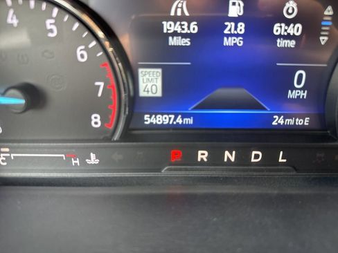 Used 2022 Ford Explorer XLT w/ Equipment Group 202A image 8