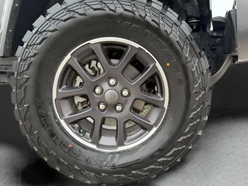 Used 2023 Jeep Gladiator Overland image 32