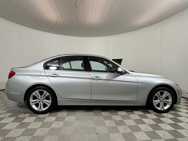 Used 2017 BMW 330i xDrive Sedan AWD/4WD image 8