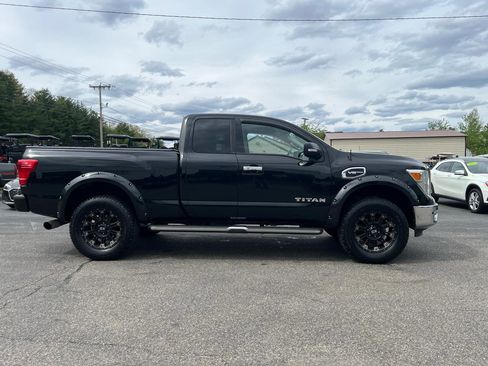 Used 2017 Nissan Titan SV AWD/4WD image 8
