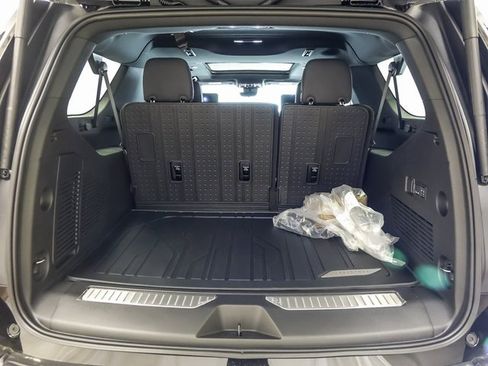 New 2026 Chevrolet Suburban Premier image 26