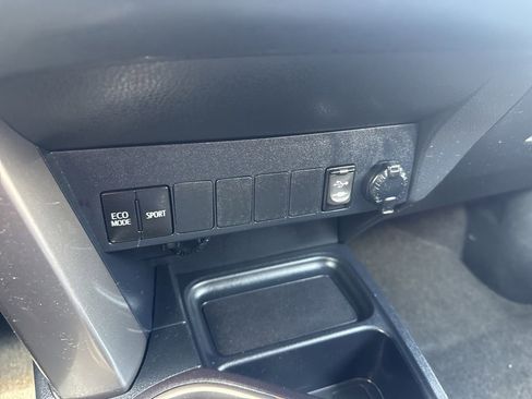 Used 2018 Toyota RAV4 XLE w/ Plus Extra Value Package image 30