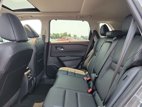 Used 2023 Nissan Rogue SV w/ SV Premium B Package AWD/4WD image 11