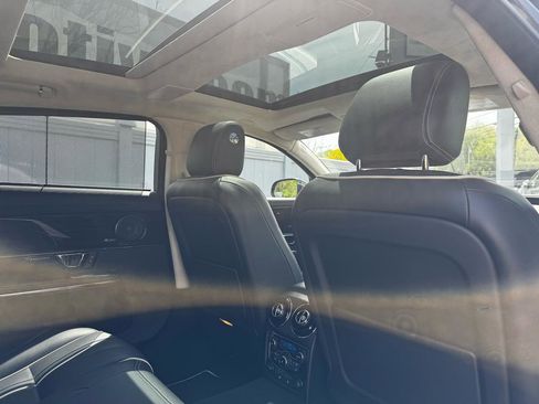 Used 2015 Jaguar XJ L Portfolio AWD/4WD image 33