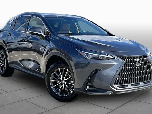 Used 2025 Lexus NX 250 FWD w/ Towing Package (2000 Lbs) image 3