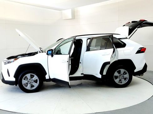 Certified 2025 Toyota RAV4 XLE AWD/4WD image 10