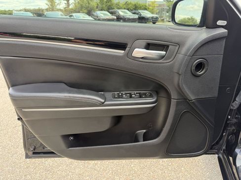 Used 2019 Chrysler 300 S AWD/4WD image 12
