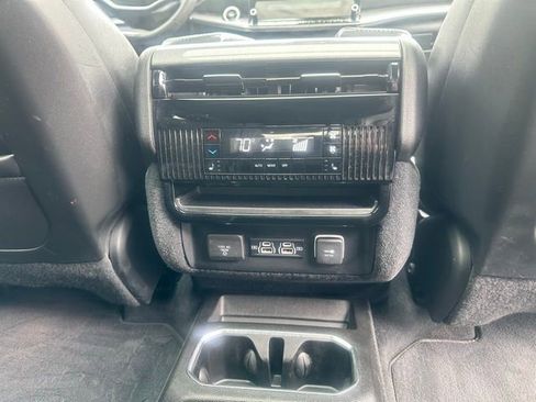 Used 2022 Jeep Wagoneer Series III image 18