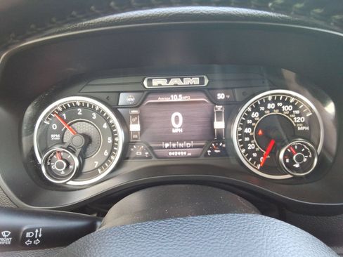 Used 2022 RAM 1500 Laramie AWD/4WD image 14