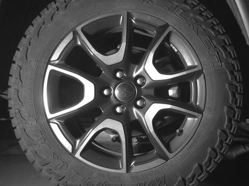 Used 2025 Jeep Compass Trailhawk image 15