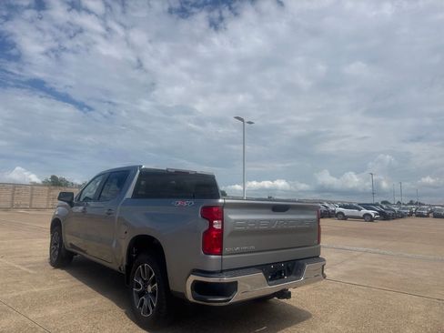 Used 2023 Chevrolet Silverado 1500 LT AWD/4WD image 16