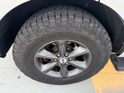Used 2018 Ford Expedition XLT w/ Equipment Group 202A AWD/4WD image 35