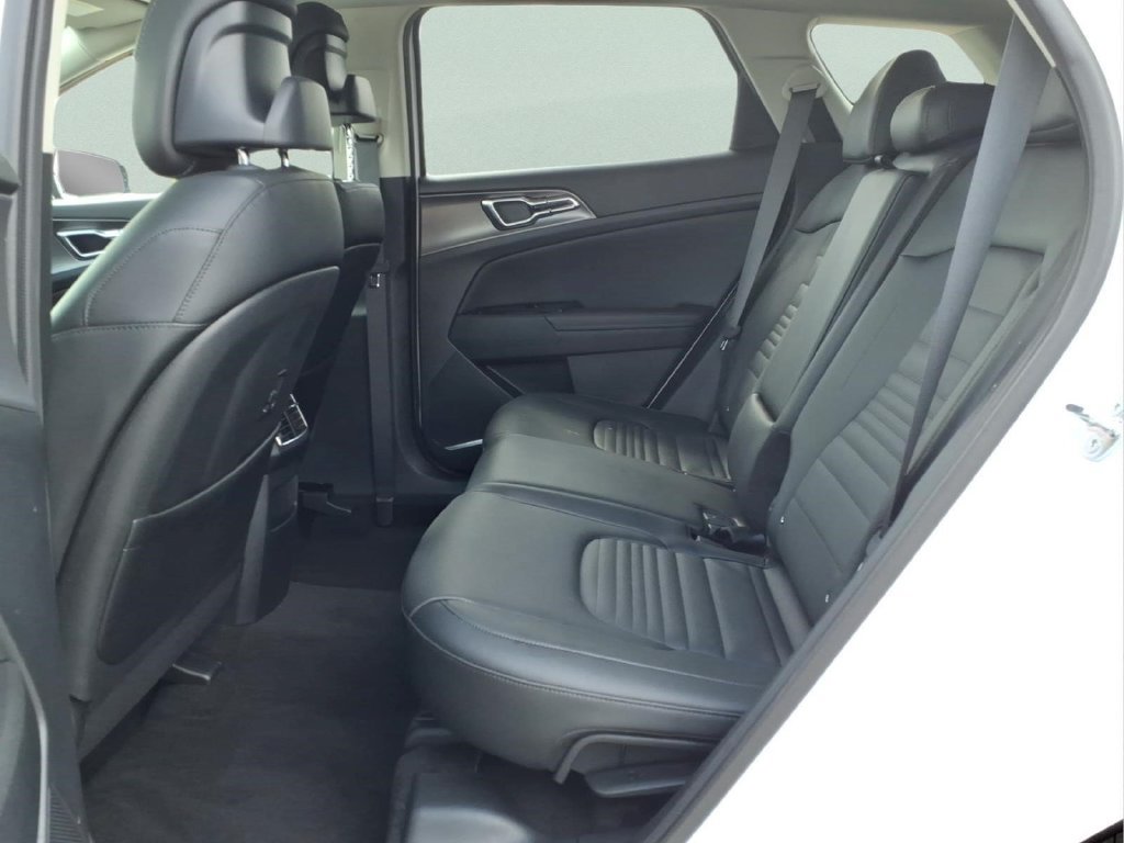 Used 2025 Kia Sportage SX AWD/4WD image 15