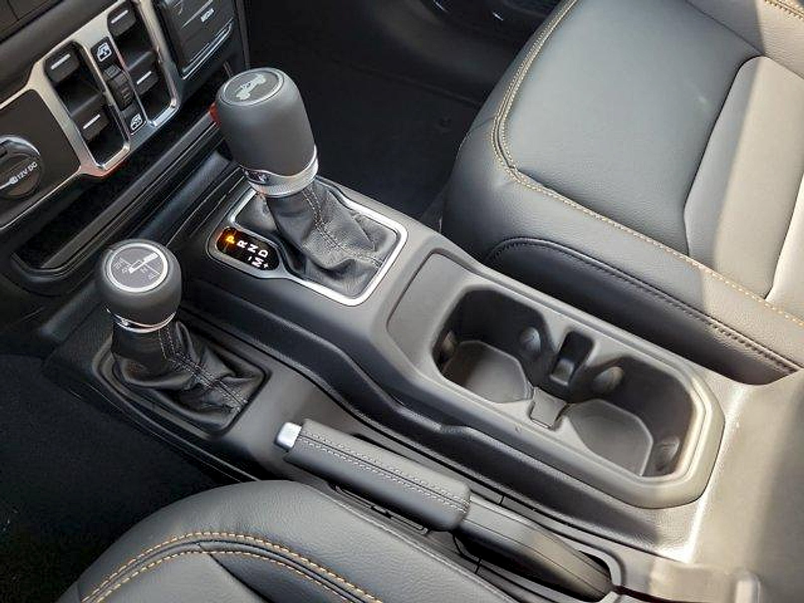 New 2026 Jeep Wrangler Unlimited Sahara AWD/4WD image 9