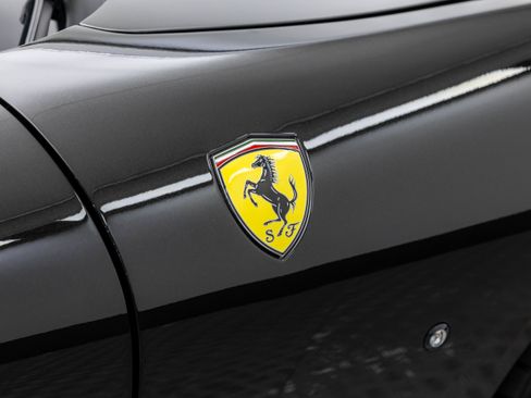 Used 2025 Ferrari Roma Spider RWD image 20