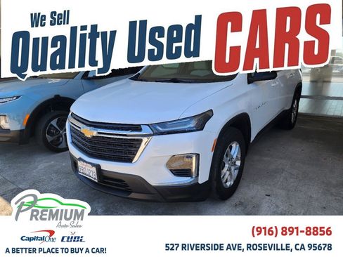 Used 2022 Chevrolet Traverse LS FWD image 1