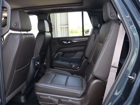 Used 2022 GMC Yukon Denali RWD image 16