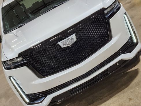 Used 2022 Cadillac Escalade ESV Sport Platinum w/ LPO, ONYX Package image 19