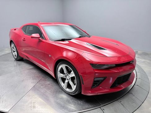 Used 2016 Chevrolet Camaro SS RWD image 3