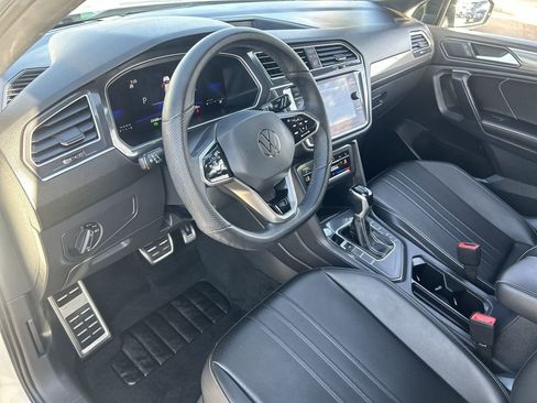 Certified 2024 Volkswagen Tiguan SE R-Line FWD image 15