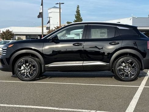 Certified 2026 Nissan Kicks SR w/ SR Premium Package AWD/4WD image 7