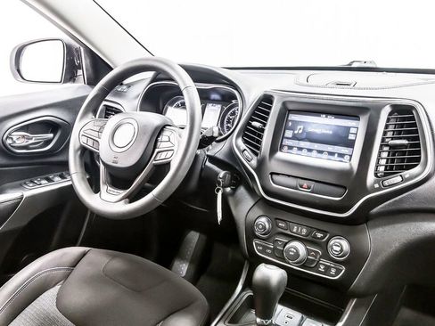 Used 2020 Jeep Cherokee Latitude FWD image 20