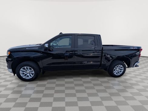 Used 2023 Chevrolet Silverado 1500 LT AWD/4WD image 2