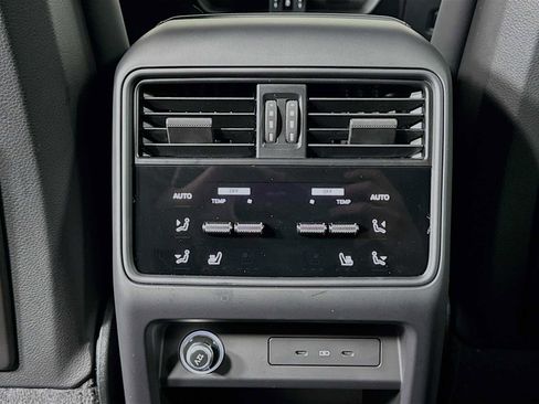 Certified 2025 Porsche Cayenne image 26