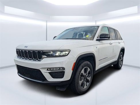 Used 2024 Jeep Grand Cherokee Limited 4xe image 7