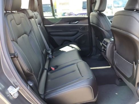 New 2026 Jeep Grand Cherokee Limited w/ Limited Altitude Package AWD/4WD image 42