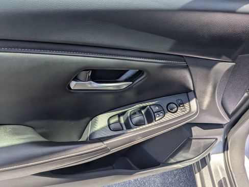 Used 2024 Nissan Sentra SV FWD image 12