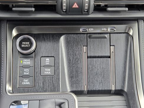 Certified 2026 Lexus GX 550 AWD/4WD image 15