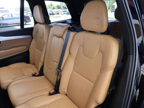 Used 2018 Volvo XC90 T5 Momentum w/ Convenience Package AWD/4WD image 22